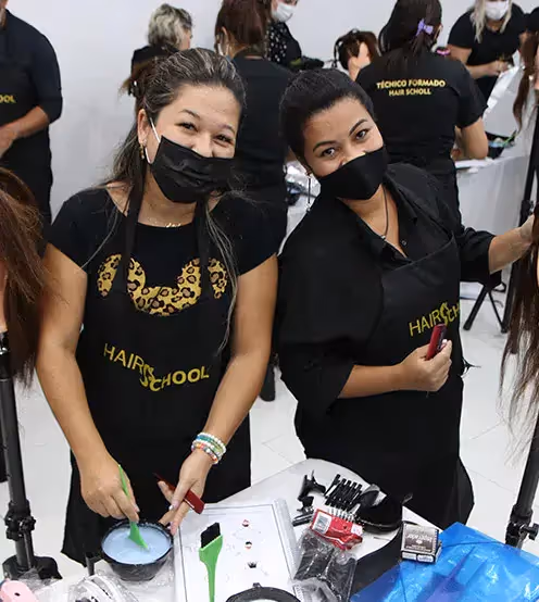 Alunas da Hair School Academy